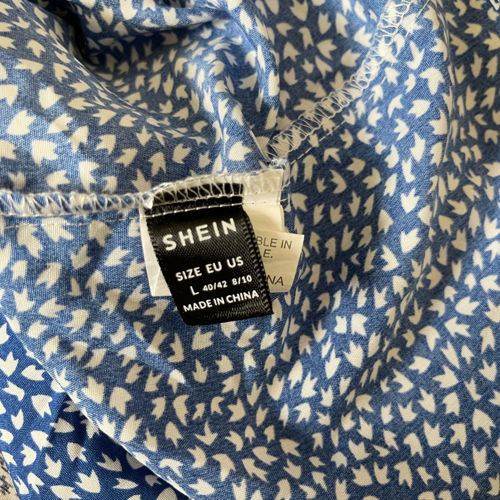 Shein Scrunched Top 💙🤍 - Picture 3 of 3